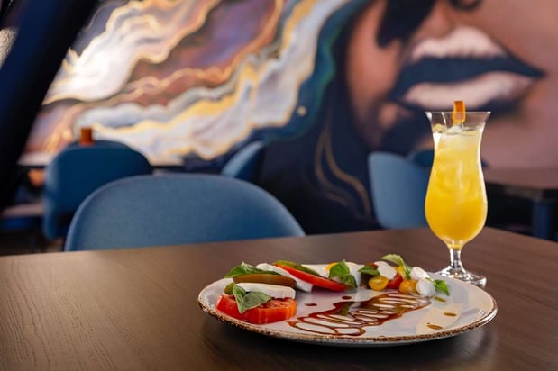 Images Hotel Nickel Plate Fishers, Tapestry Collection by Hilton