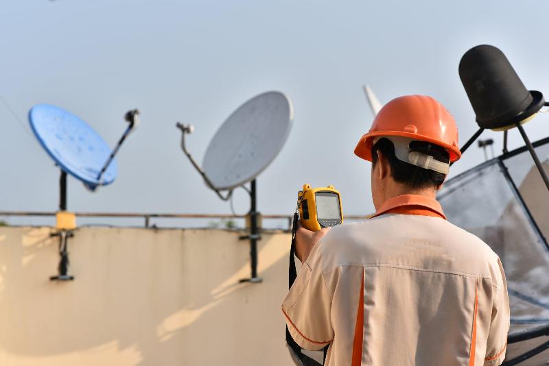 Images Impianti Plus di SCOMAZZON SRL tecnici in radiofrequenze, antennisti e sicurezza