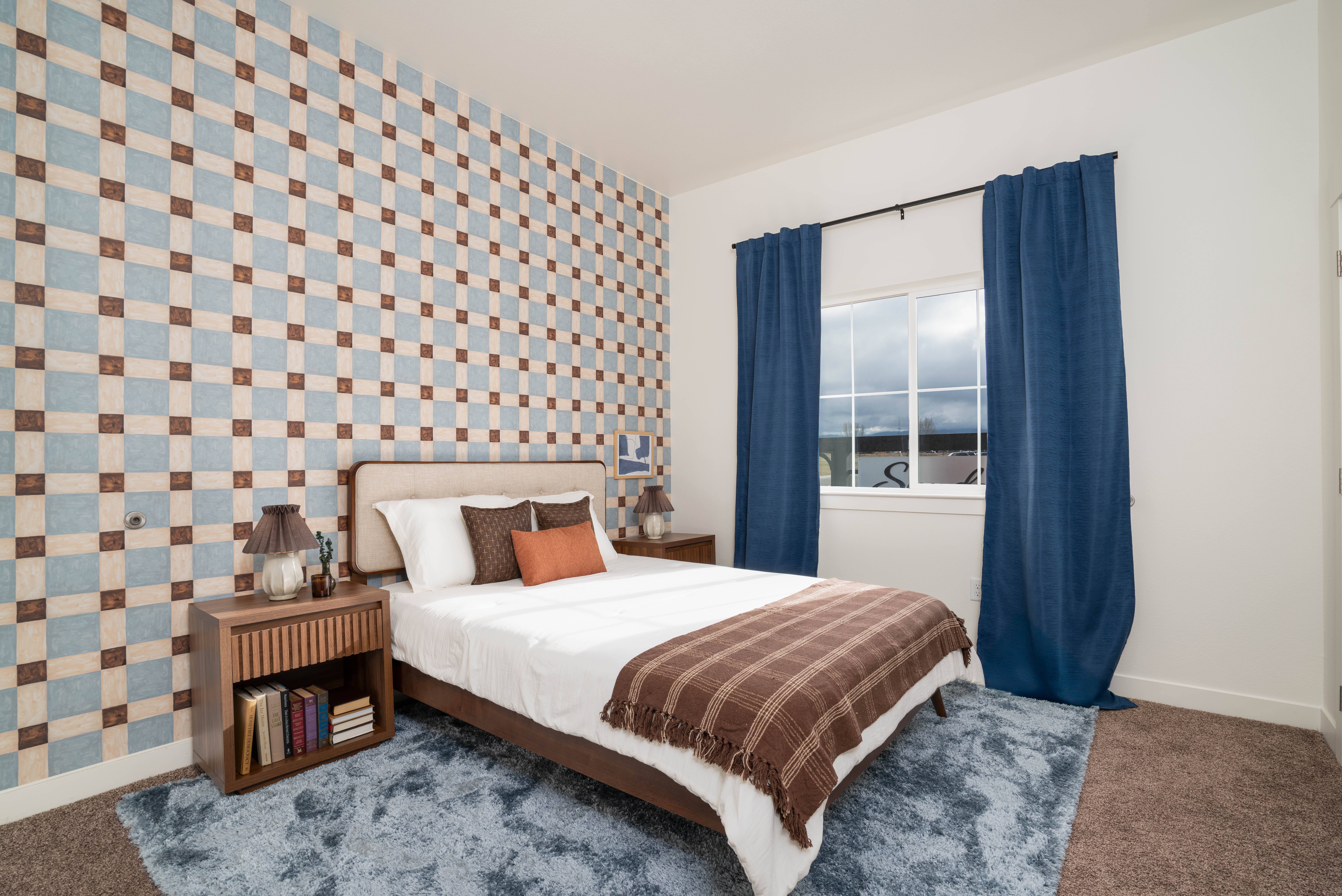 Bedroom with Bed
