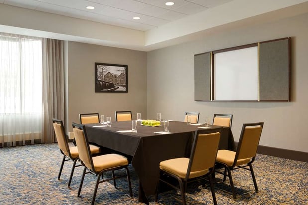 Images Embassy Suites by Hilton Boston Waltham