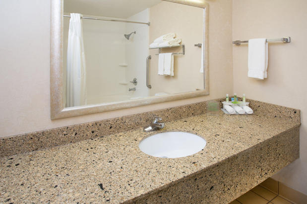 Images Holiday Inn Express & Suites Abilene, an IHG Hotel