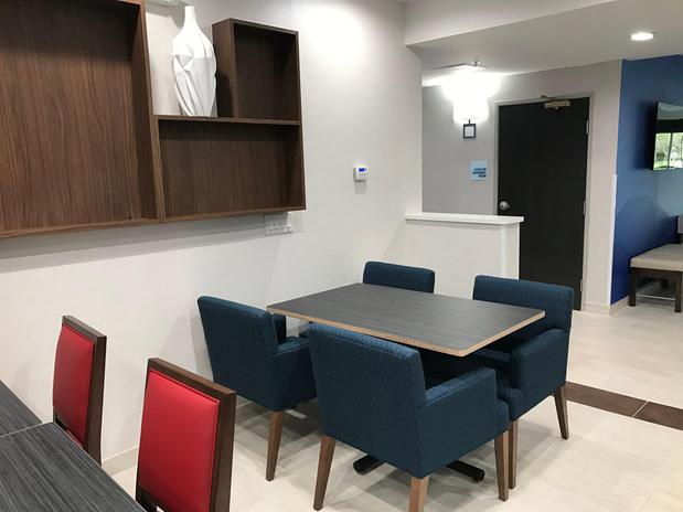 Images Holiday Inn Express Naples South - I-75 by IHG