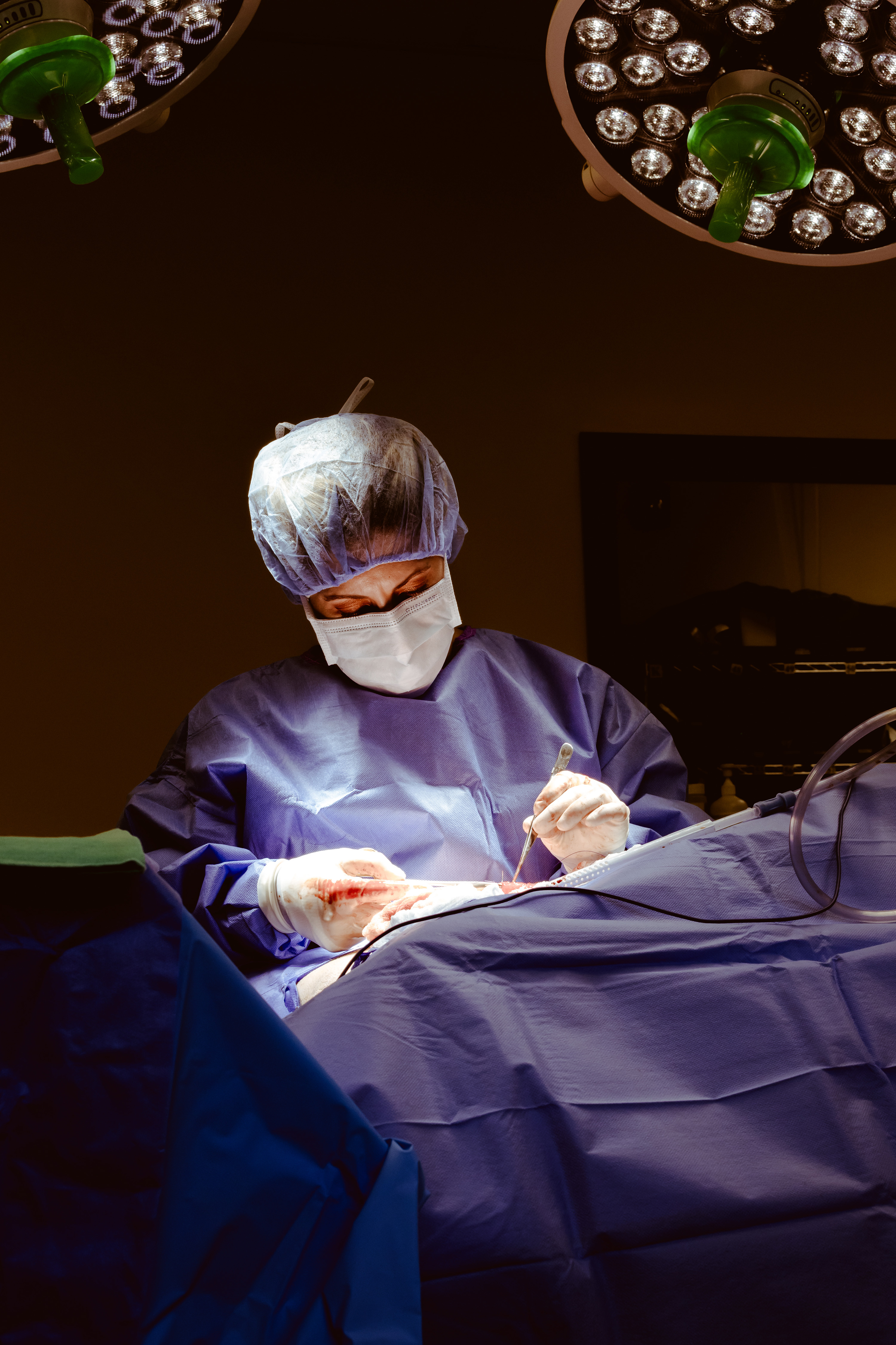 Central Hospital offers advanced experience in soft tissue and orthopedic surgical procedures.