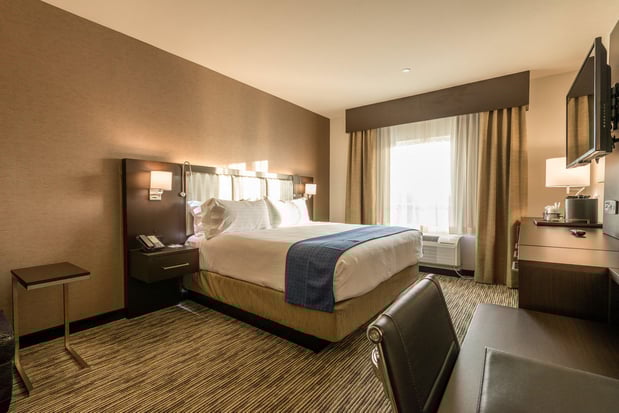 Images Holiday Inn Austin Airport by IHG