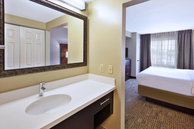 Images Staybridge Suites Cleveland Mayfield Heights Beachwd by IHG