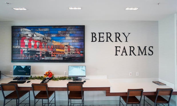 Images Holiday Inn Express & Suites Franklin - Berry Farms by IHG