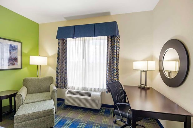 Images Best Western Plus Pratt