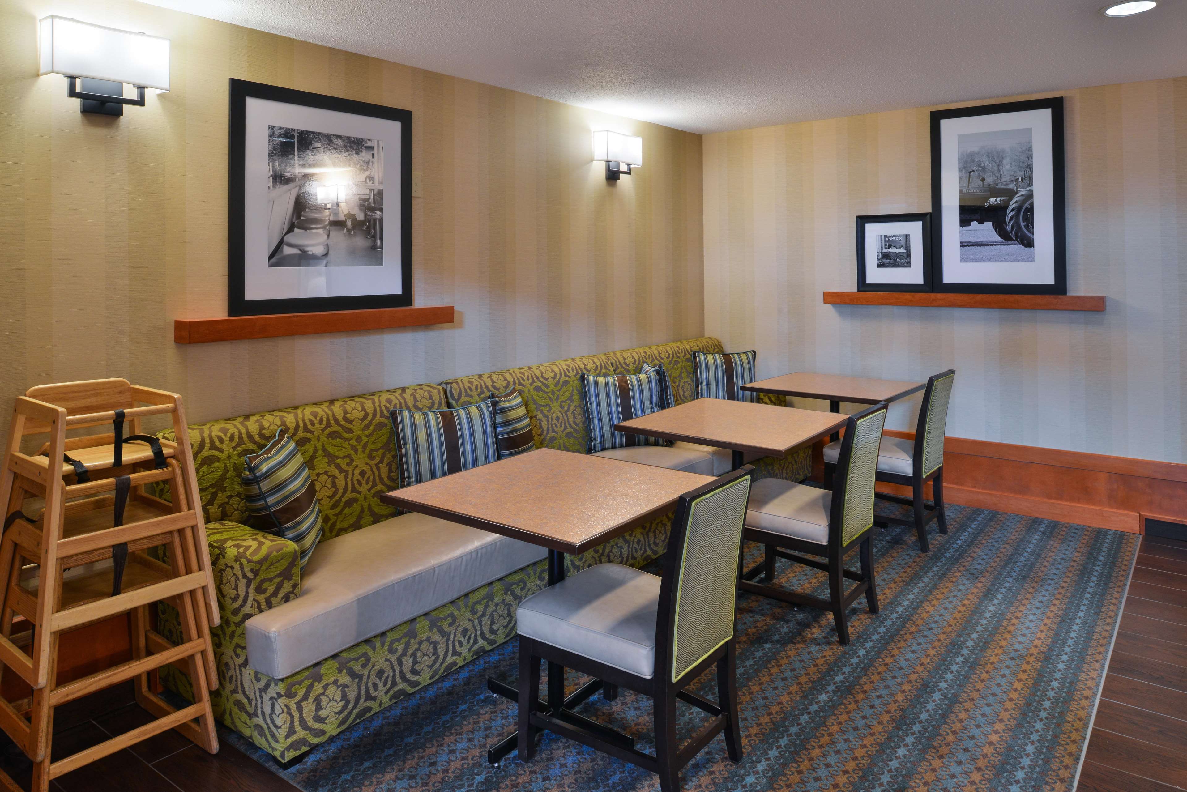 Images Hampton Inn & Suites By Hilton Calgary- University Northwest