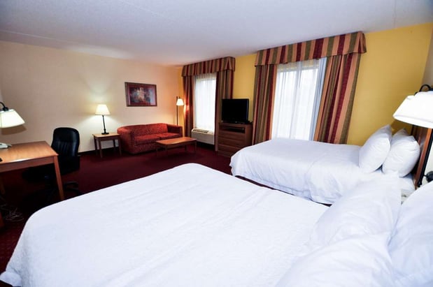 Images Hampton Inn & Suites Louisville East
