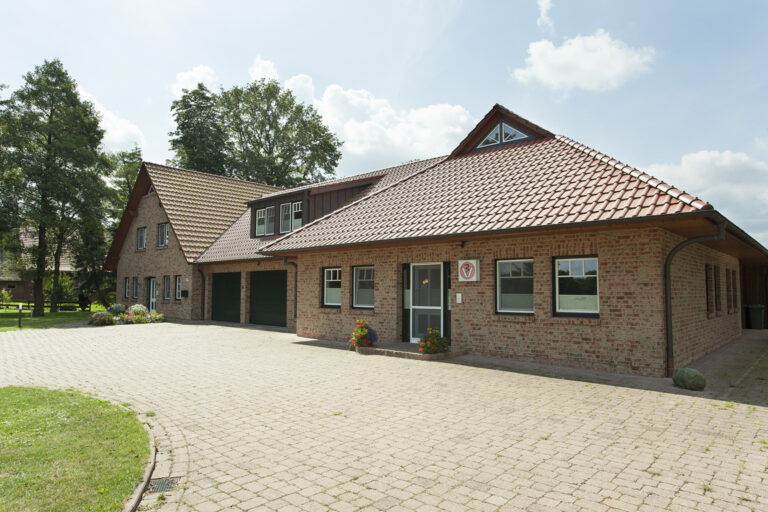 Stickan, Frank Dr. med. vet. & Stickan-Kemper Petra Dr. med. vet., Tierärzte, Neuenweger Reihe 13 A in Hude