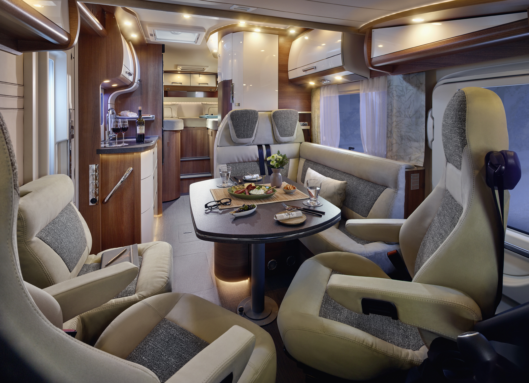 Bilder Campingwelt Baden - Wohnmobile und Campingzubehör