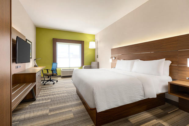 Images Holiday Inn Express & Suites Waycross, an IHG Hotel