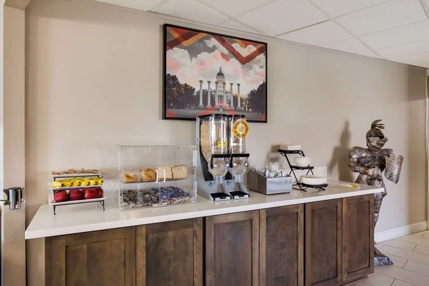 Images SureStay by Best Western Higginsville