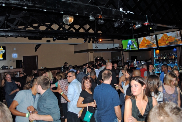 Images Alibi Bar & Grill