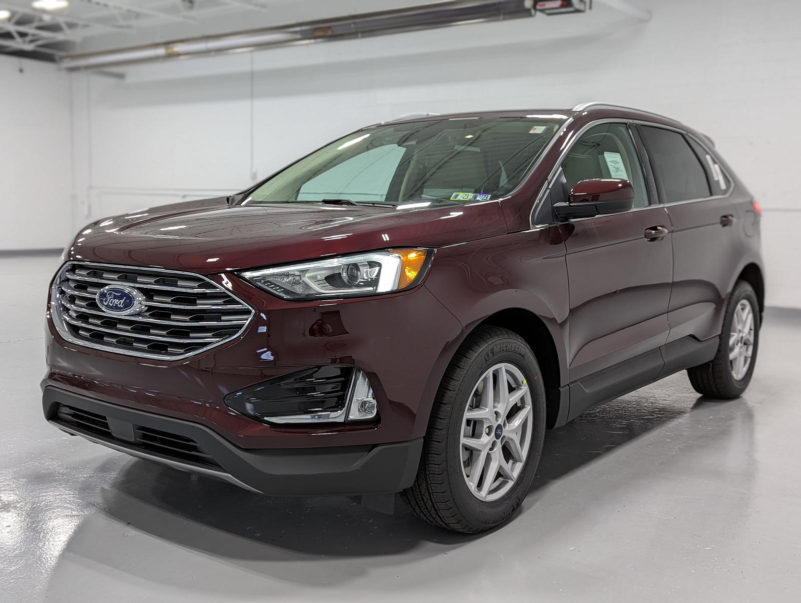 2022 Ford Edge SEL AWD in Burgundy Velvet.