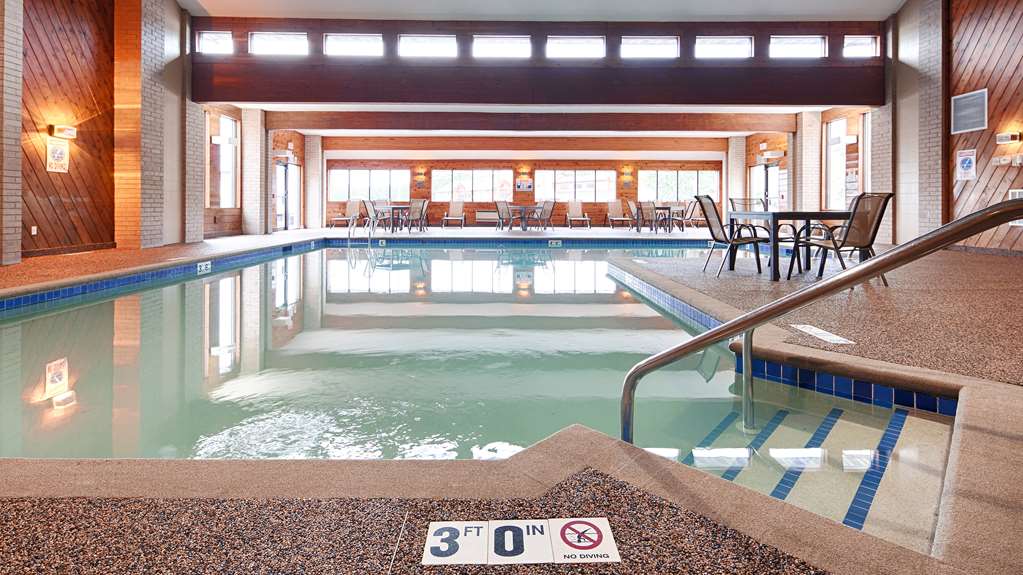 Indoor Heated Swimming Pool Best Western Ambassador Inn & Suites Wisconsin Dells (608)254-4477