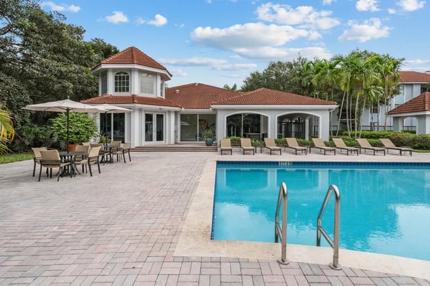 Images Cypress Shores