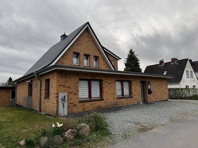 Bestattungsunternehmen Boller Hansühn, Rosenstr. 5 in Wangels