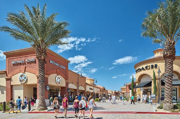 Images Desert Hills Premium Outlets