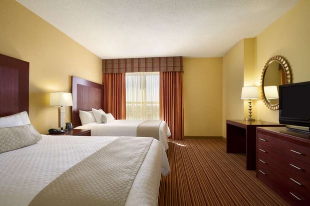 Images Embassy Suites by Hilton Norman Hotel & Conference Center