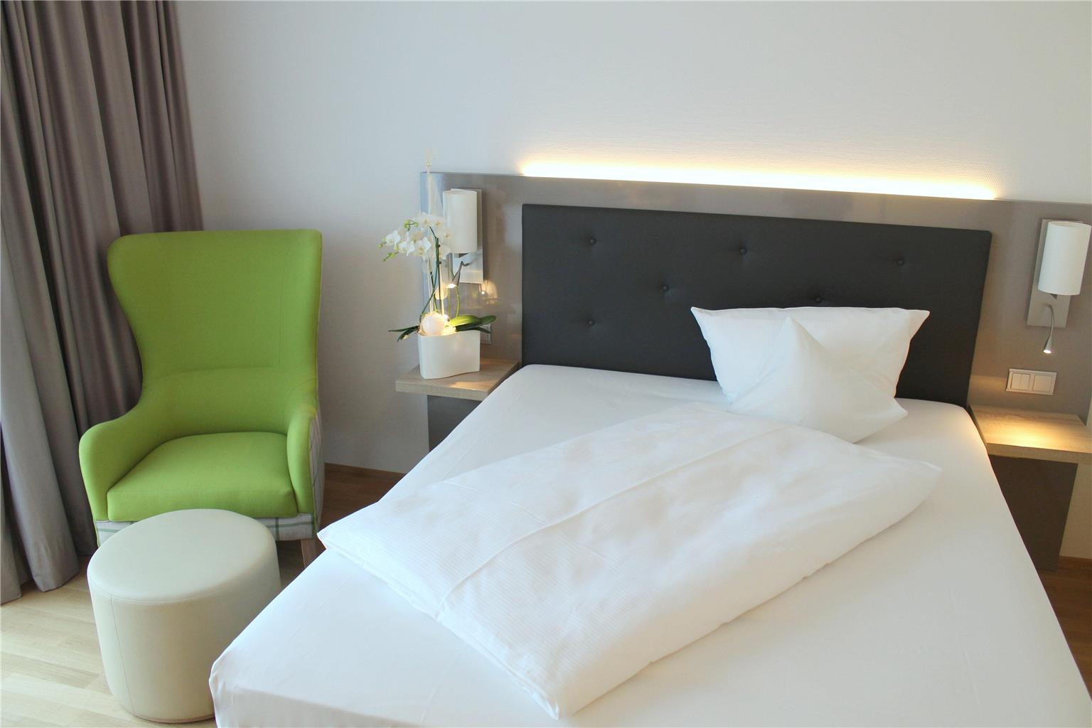 Best Western Queens Hotel Pforzheim-Niefern, Pforzheimer Strasse 52 in Niefern