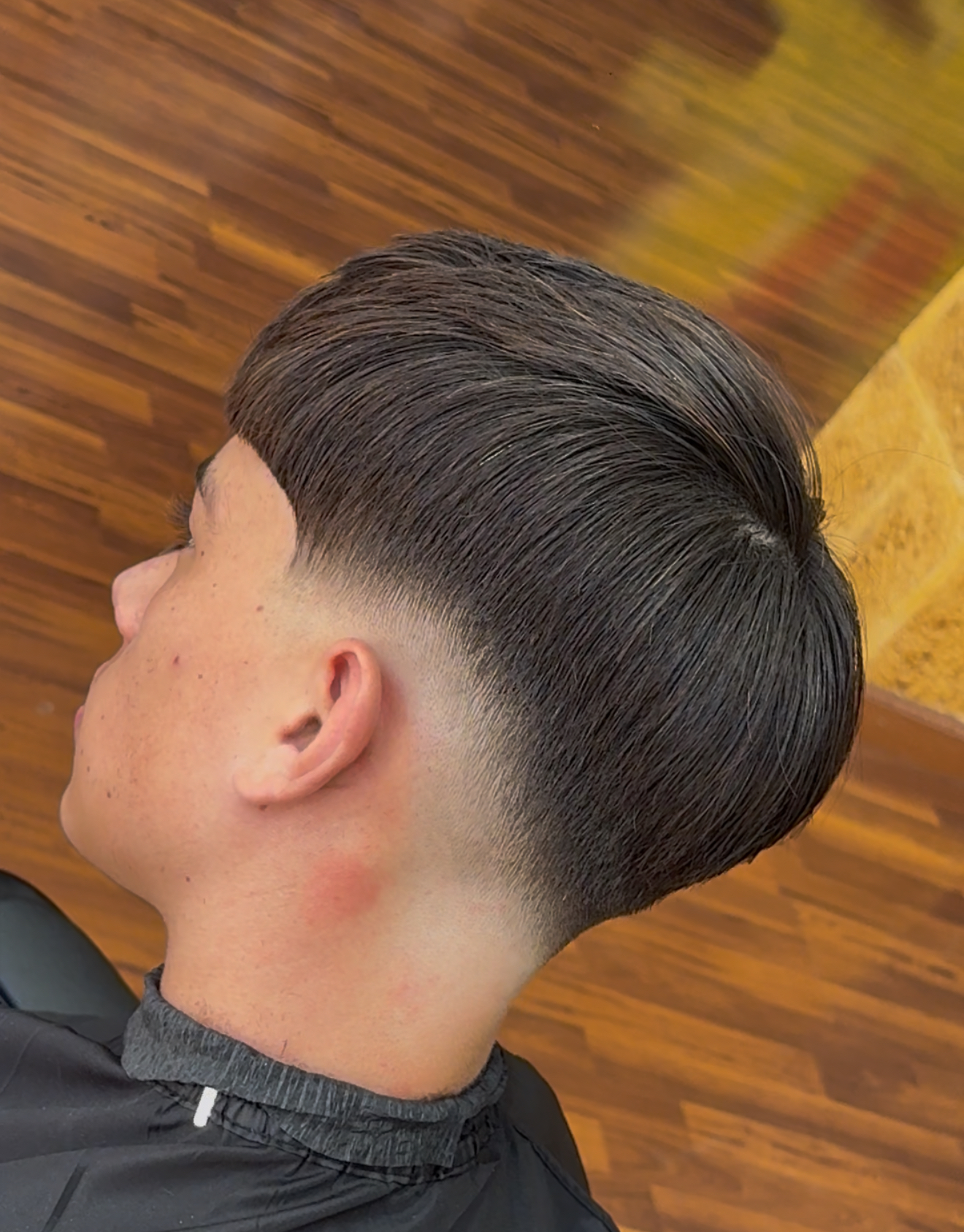 Images KAWS BARBERIA & BEAUTY STUDIO