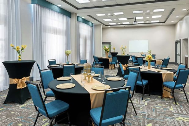 Images Hampton Inn & Suites Orlando Airport @ Gateway Village