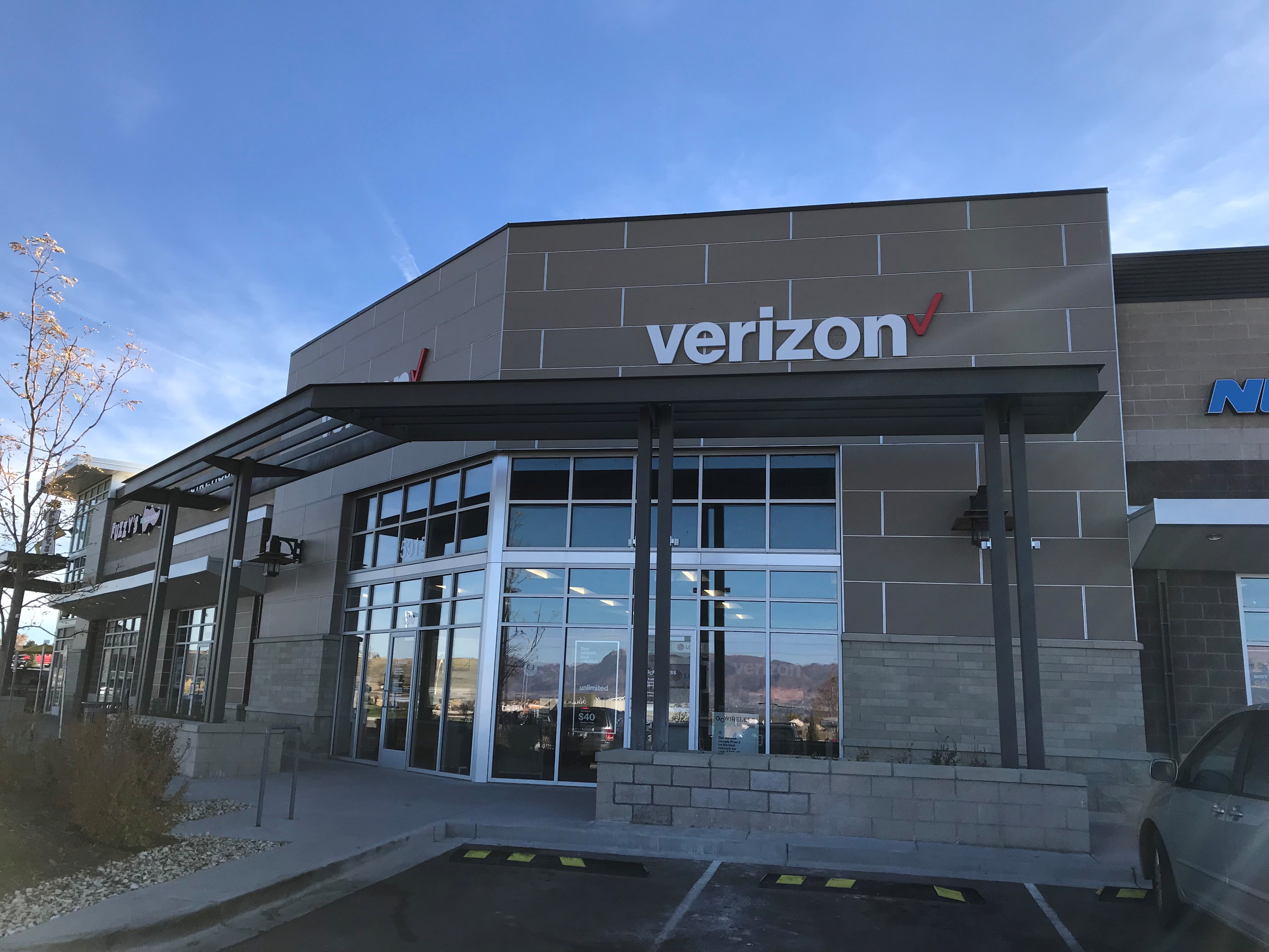 Verizon Authorized Retailer – GoWireless Photo