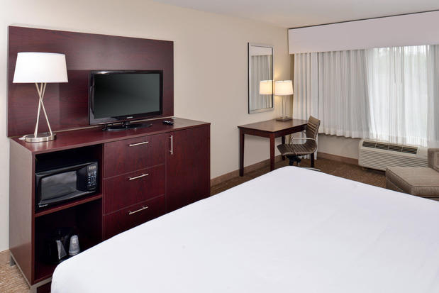 Images Holiday Inn Express & Suites Lafayette by IHG