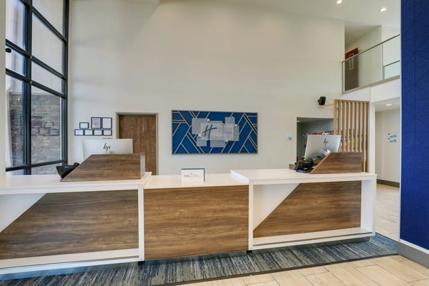 Images Holiday Inn Express & Suites Branson 76 Central by IHG