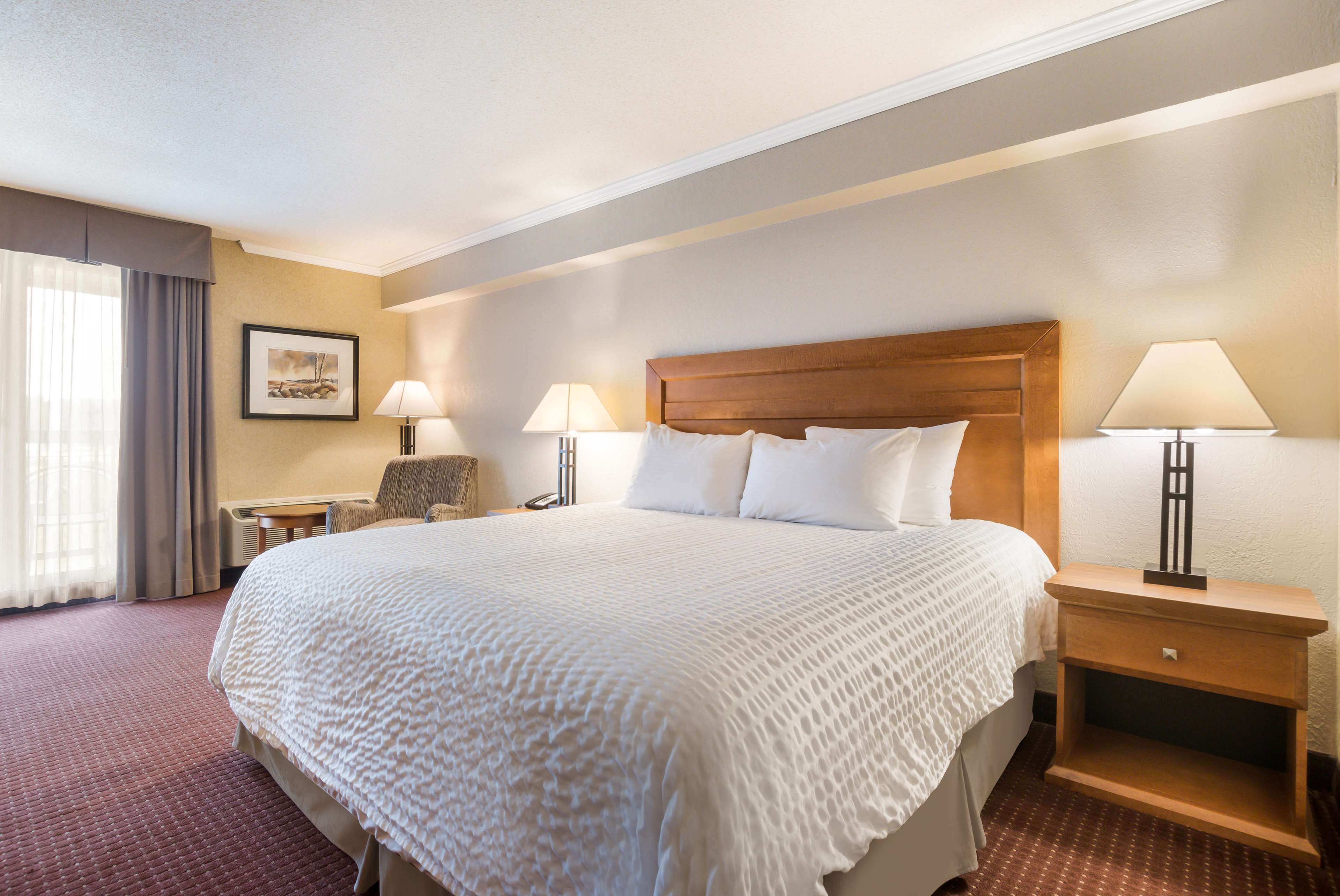 Queen - Second Floor Best Western Plus Norwester Hotel & Conference Centre Thunder Bay (807)473-9123
