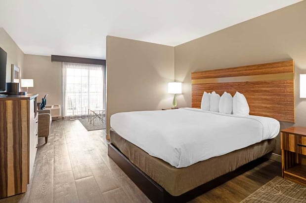 Images Best Western Cedar Inn & Suites