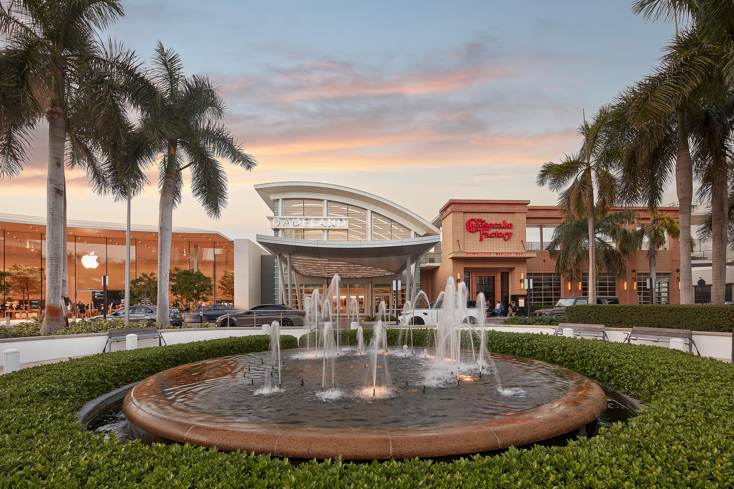 Dadeland Mall Miami (305)665-6226