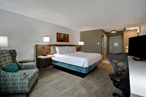 Images Hilton Garden Inn Detroit Metro Airport