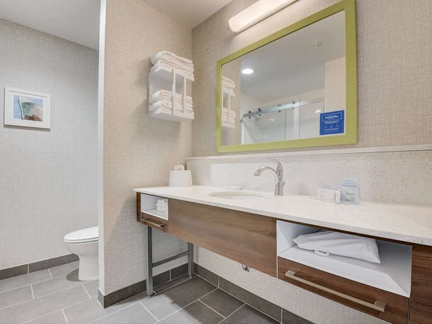 Images Hampton Inn and Suites Williamstown Ark Encounter