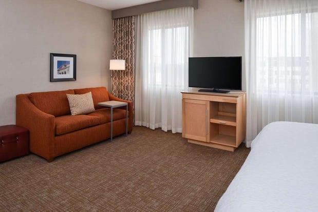 Images Hampton Inn & Suites Denver-Speer Boulevard