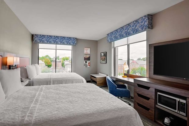 Images Hampton Inn Salem Boston