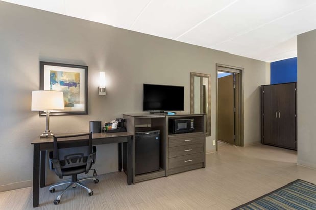 Images Best Western Plus Bowling Green