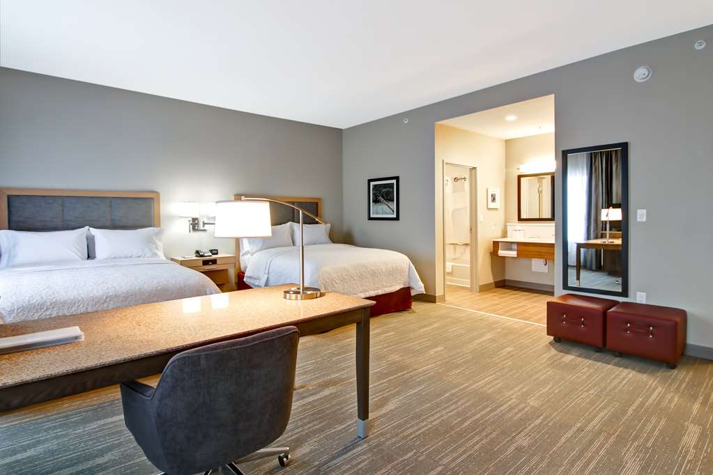 Guest room Hampton Inn & Suites by Hilton Grande Prairie Grande Prairie (780)538-0722