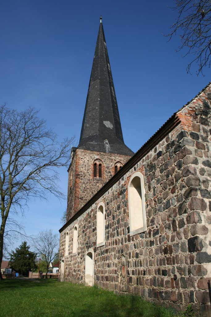 Kirche Wildberg - Ev. Gesamtkirchengemeinde Temnitz, St.-Nikolai-Kirche in Wildberg