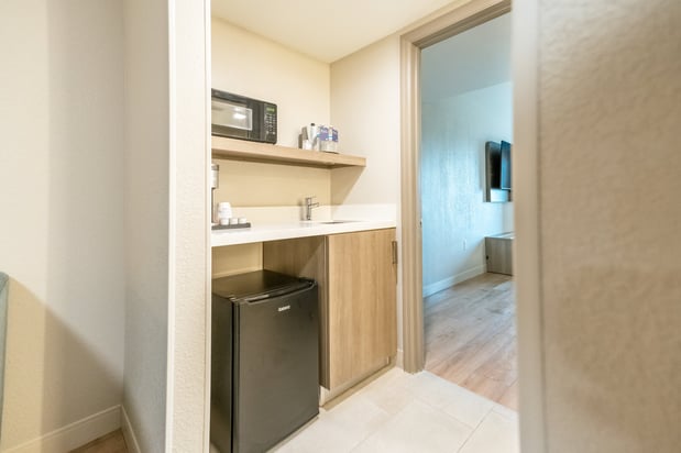 Images Holiday Inn Express & Suites Cocoa Beach by IHG