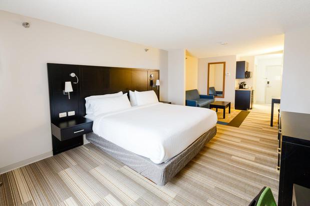 Images Holiday Inn Express & Suites Shelbyville by IHG