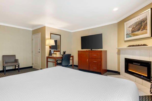 Images Best Western Plus Marina Shores Hotel
