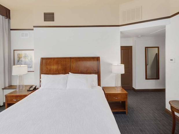 Images Hilton Garden Inn Milwaukee Downtown