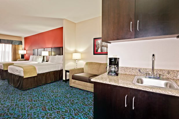 Images Holiday Inn Express & Suites New Philadelphia by IHG