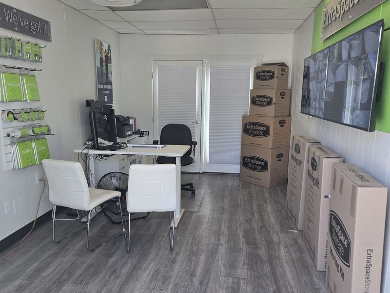 Images Extra Space Storage