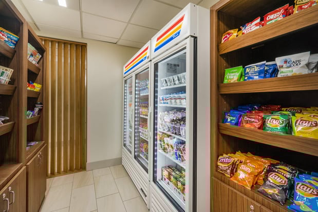 Images Holiday Inn Express & Suites Louisville East by IHG