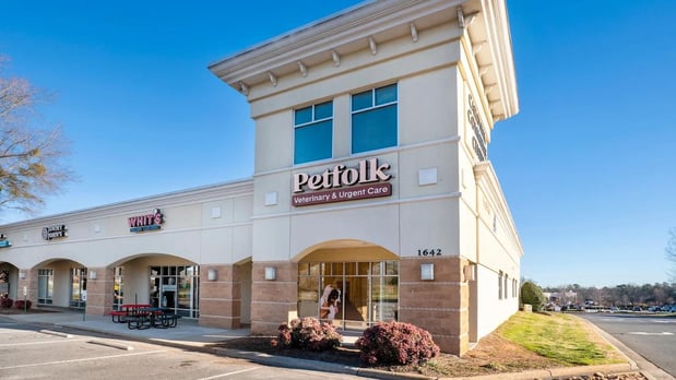 Images Petfolk Veterinary & Urgent Care - Fort Mill