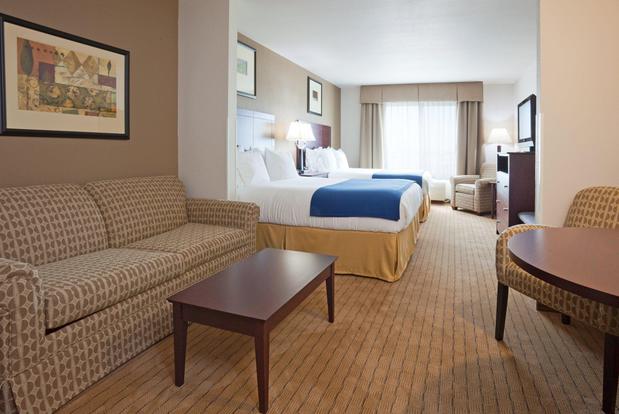 Images Holiday Inn Express & Suites Antigo, an IHG Hotel