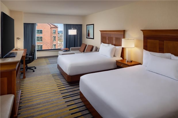 Images Hilton Garden Inn Portland Downtown Waterfront
